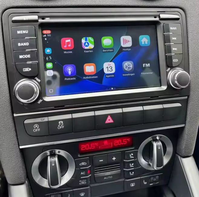 OEM-Look Radio im Audi A3 8P eingebaut, echtes Foto, Berlin