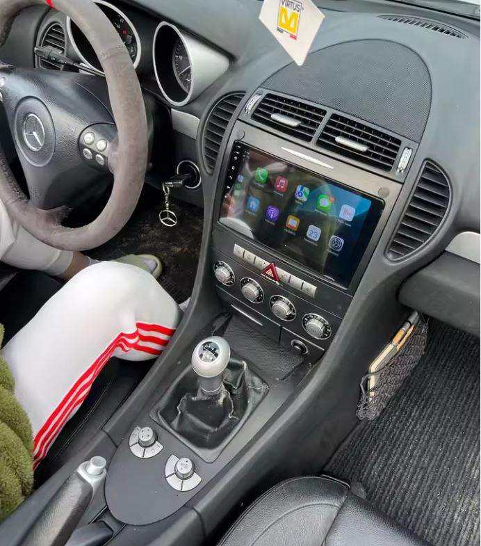 Android-Radio im Mercedes-Benz SLK R171 eingebaut, echtes Foto, Berlin
