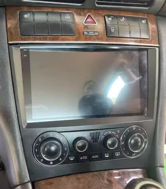 9-Zoll Android-Radio im Mercedes C-Klasse W203 / CLK W209, echtes Foto, Berlin