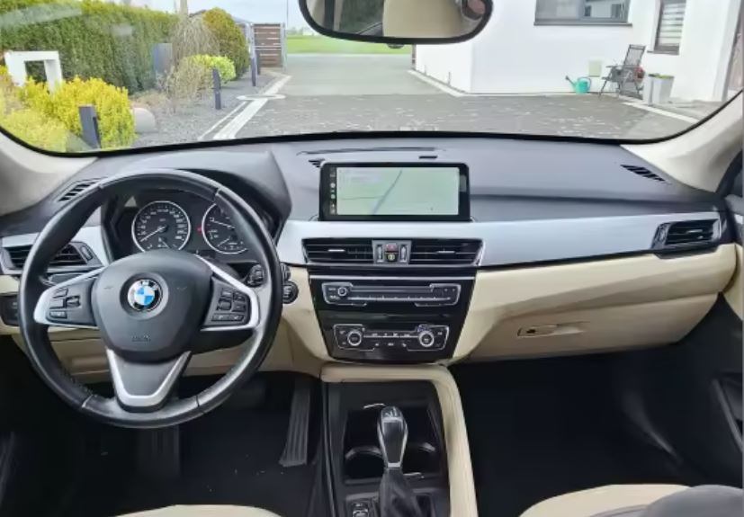Android-Radio im BMW X1 F48 mit CarPlay, Einbau Berlin
