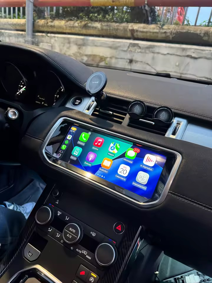 Range Rover — Multimedia