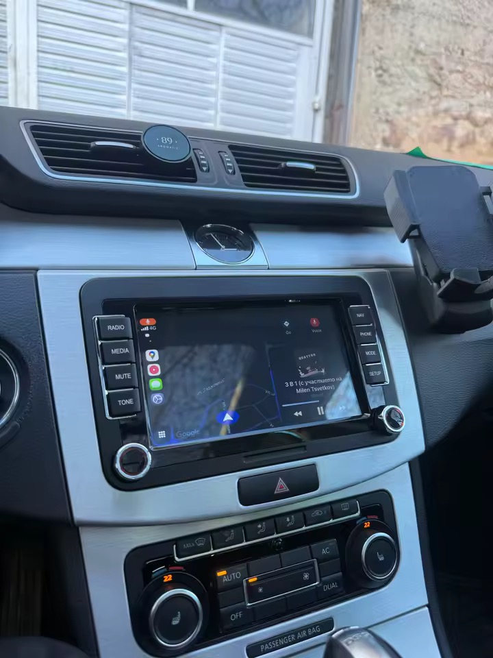 7-Zoll OEM-Look Radio mit CarPlay im VW eingebaut, echtes Foto, Berlin